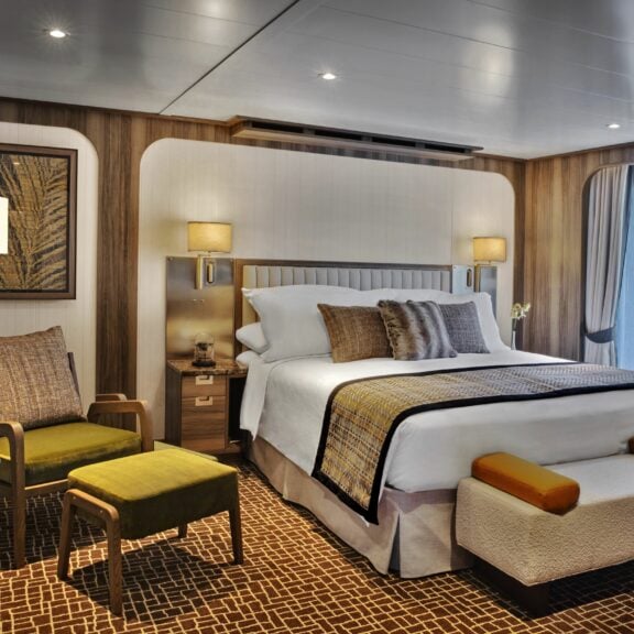 Seabourn Venture - Signature Suite Bedroom