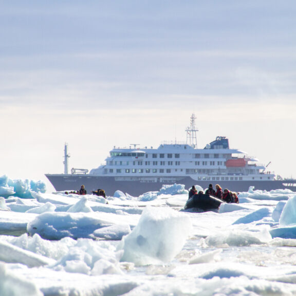 Round Spitsbergen, HDS07-19, July